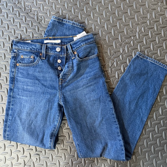 Levi's Denim - Levi’s blue jeans. Wedgie 23